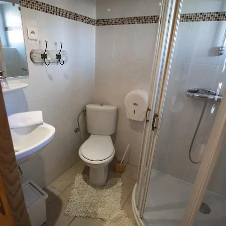 Du Mont ゲストハウス 4*